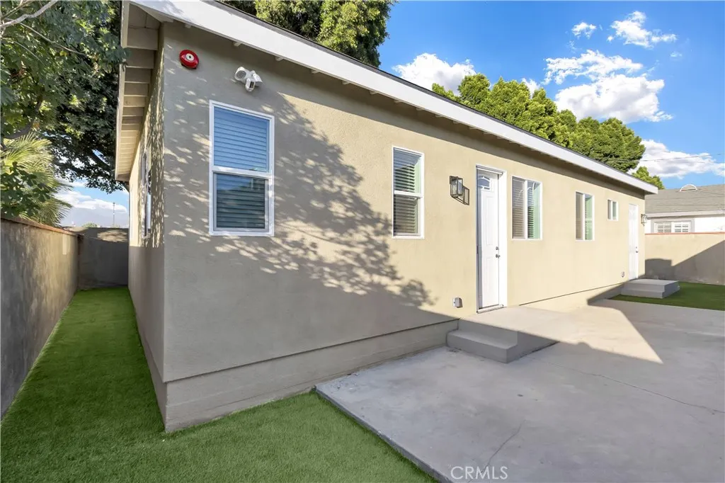 1823 W Palm