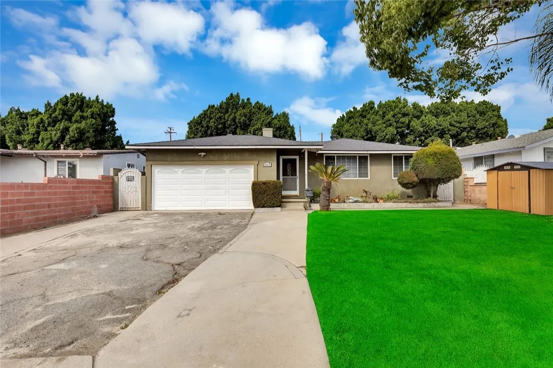 1823 W Palm