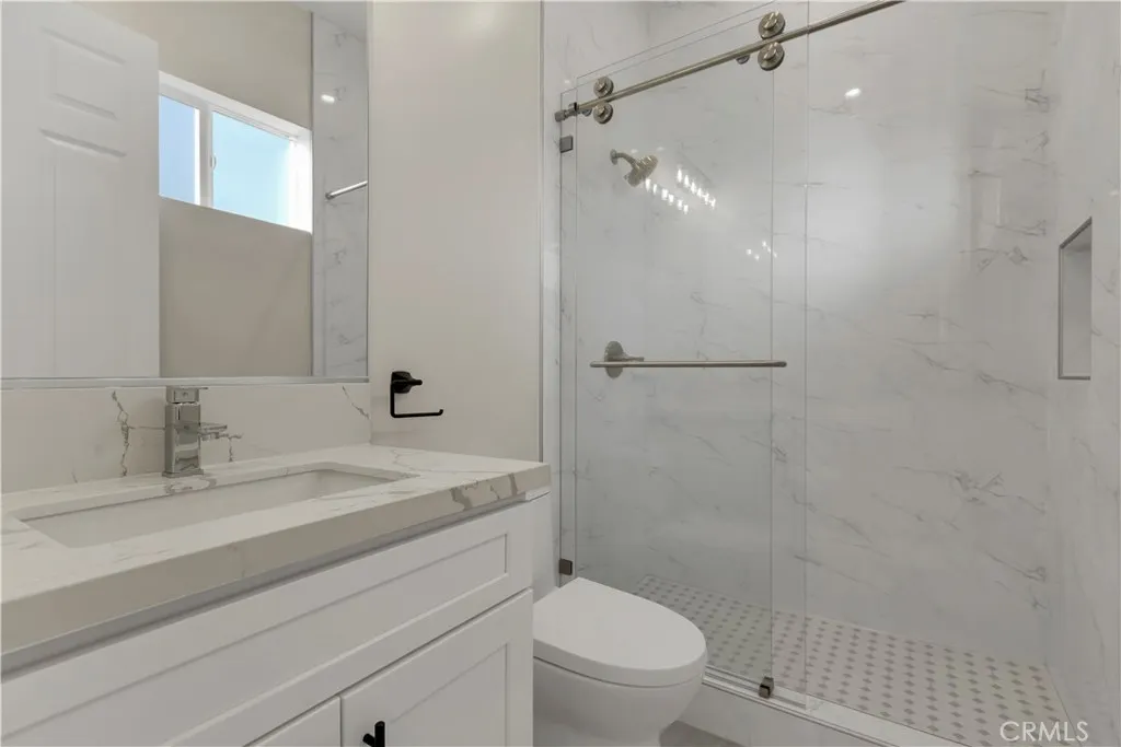 1823 W Palm
