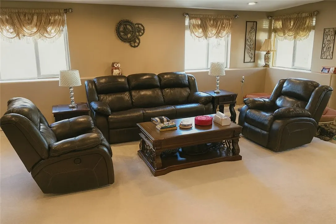 1823 W Palm
