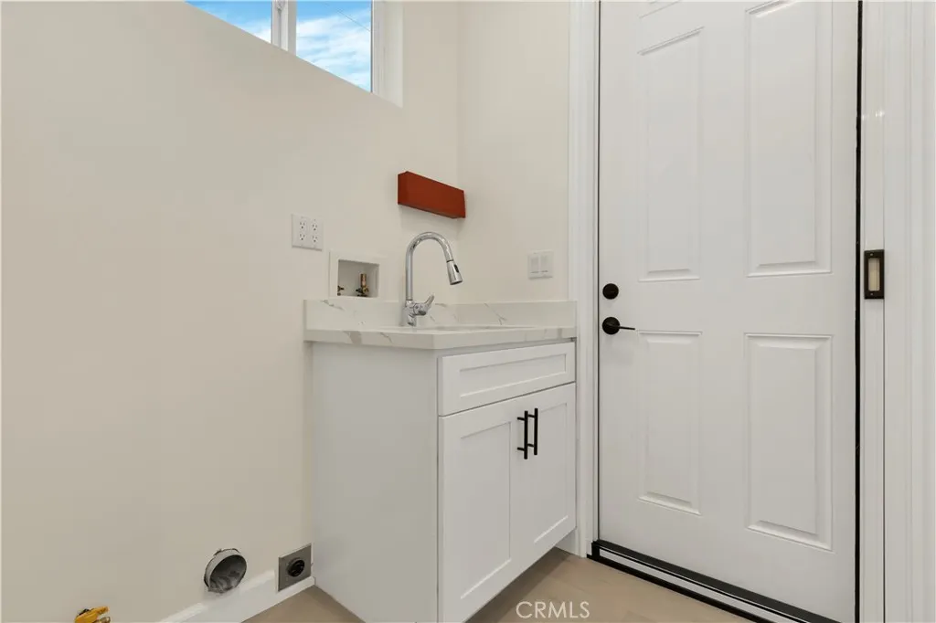 1823 W Palm