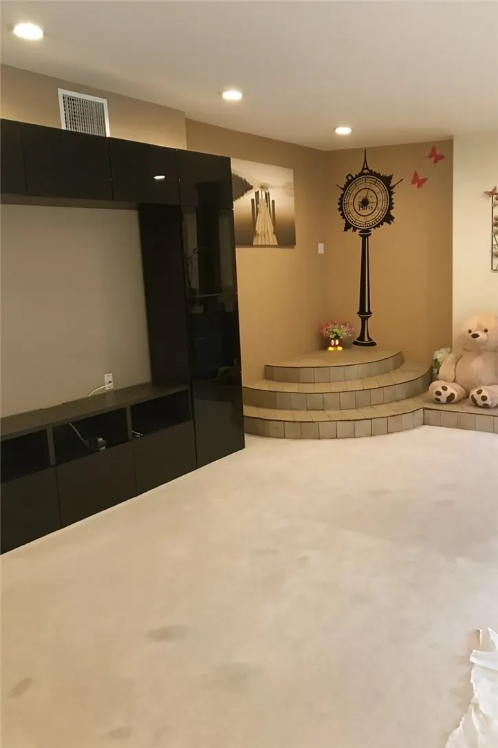 1823 W Palm