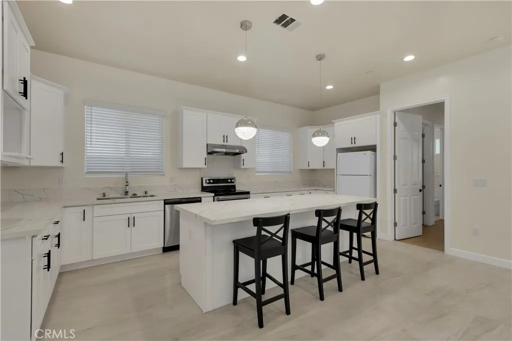 1823 W Palm