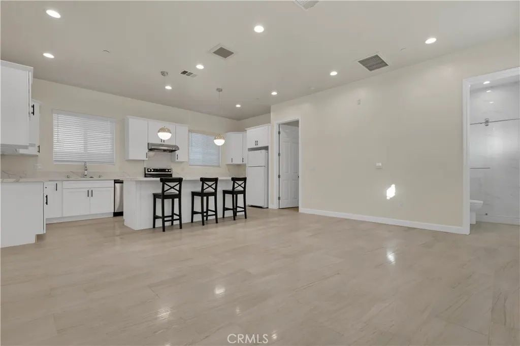 1823 W Palm