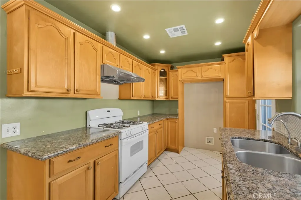 1823 W Palm