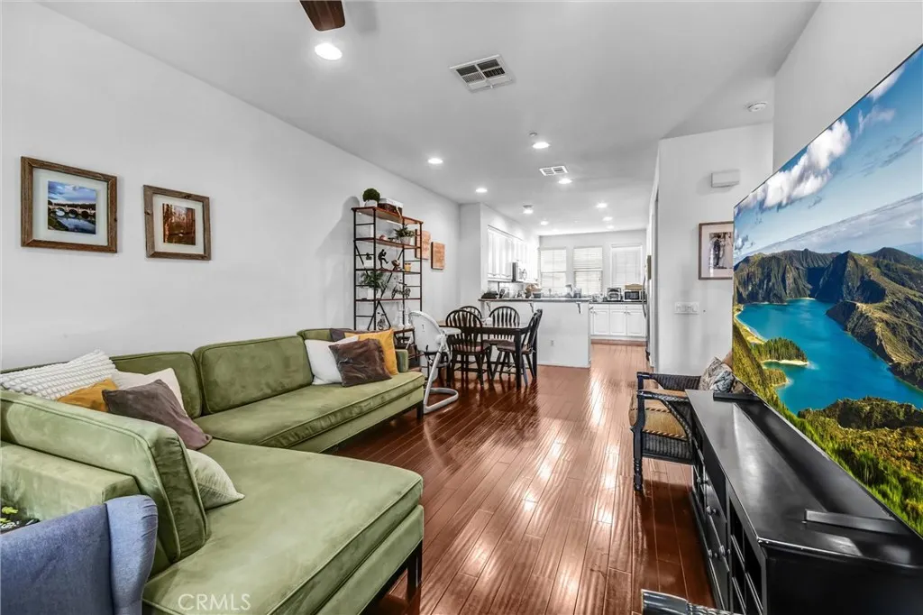 827 E Promenade #E