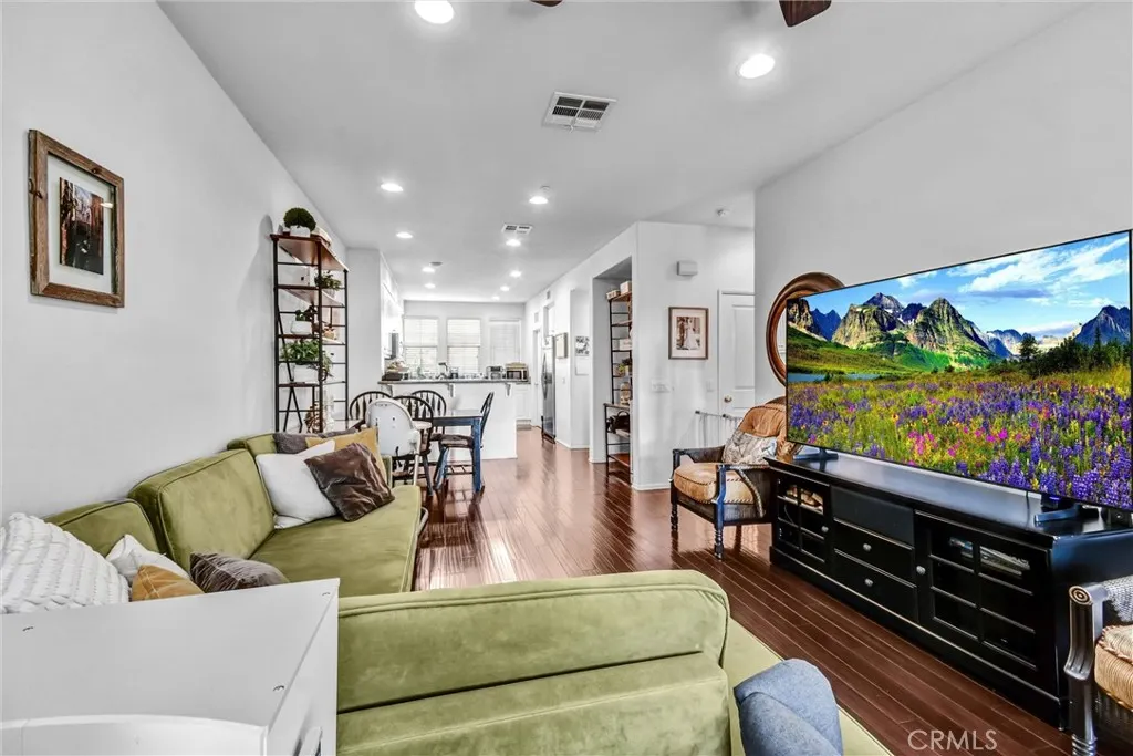 827 E Promenade #E