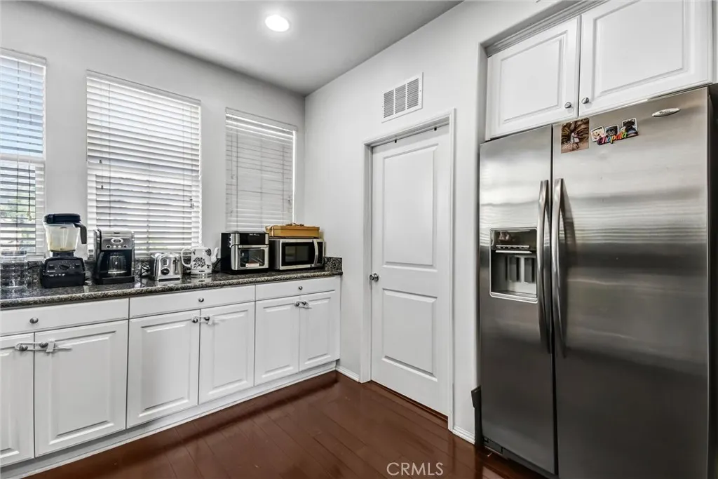 827 E Promenade #E