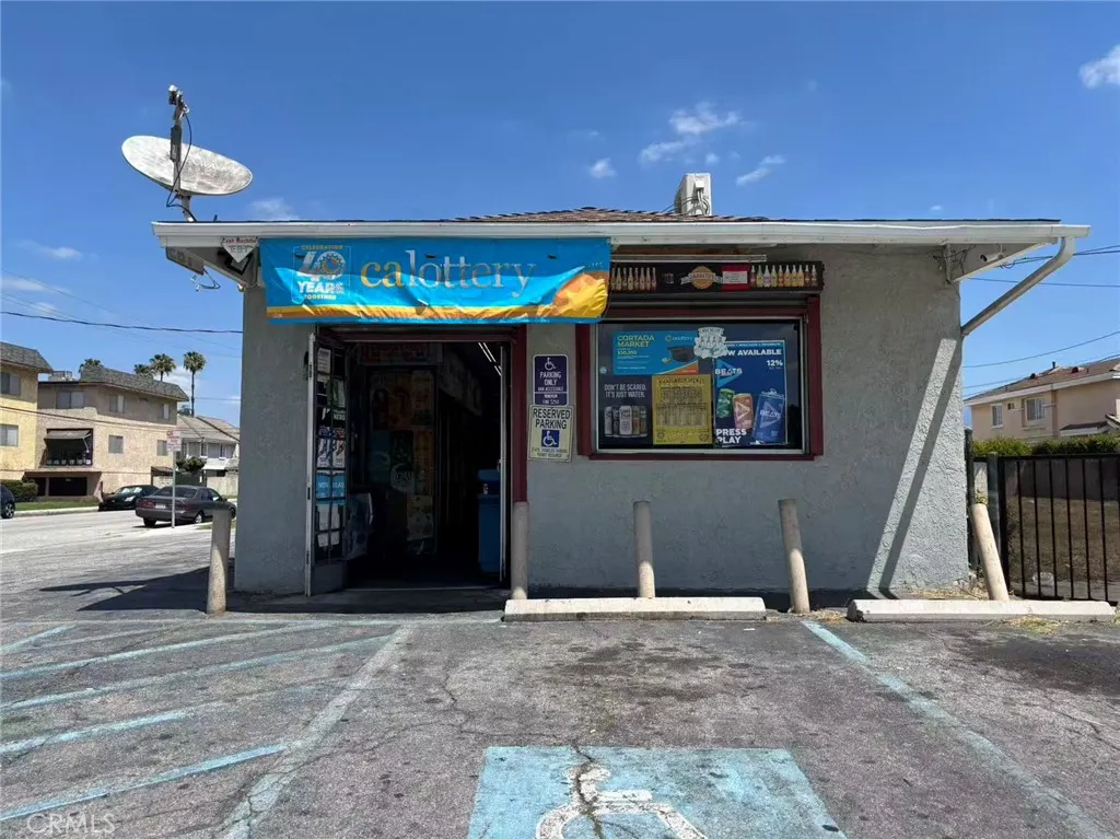 3108 Adelia AVE