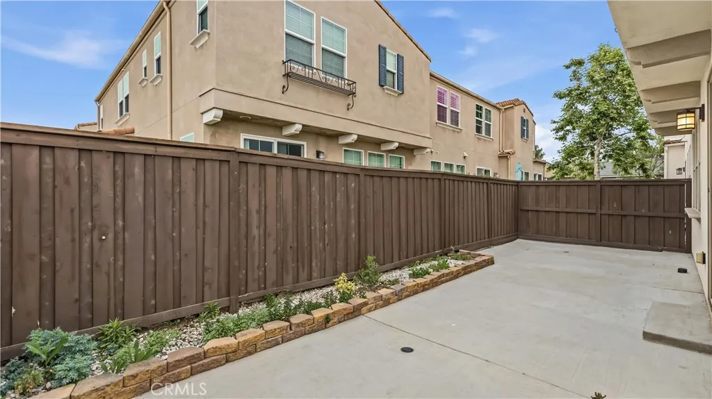 291 E Arrow #17