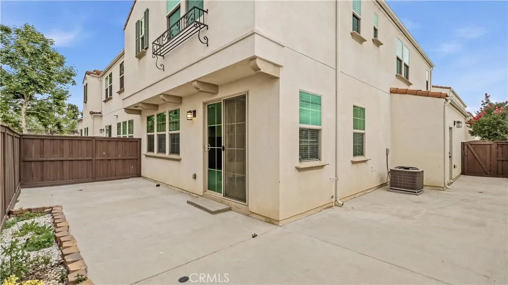 291 E Arrow #17