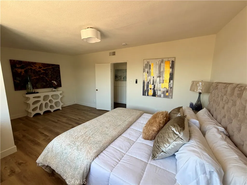 315 E Francis