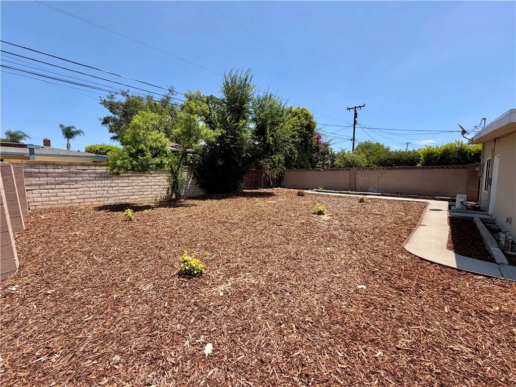 315 E Francis