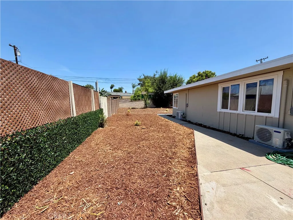 315 E Francis