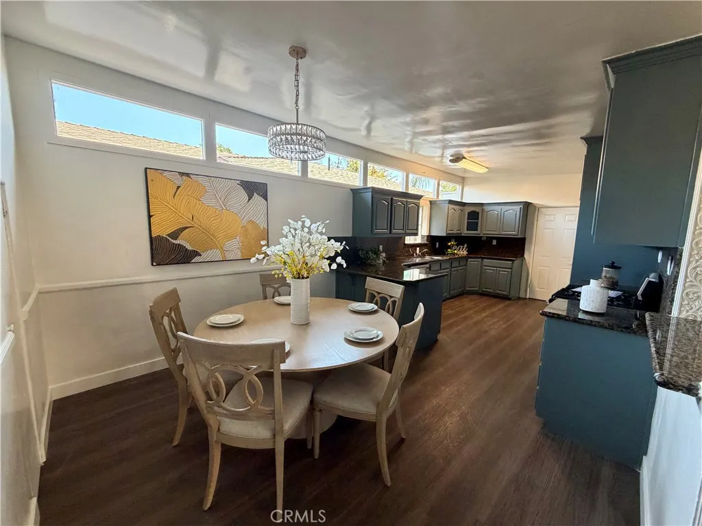 315 E Francis