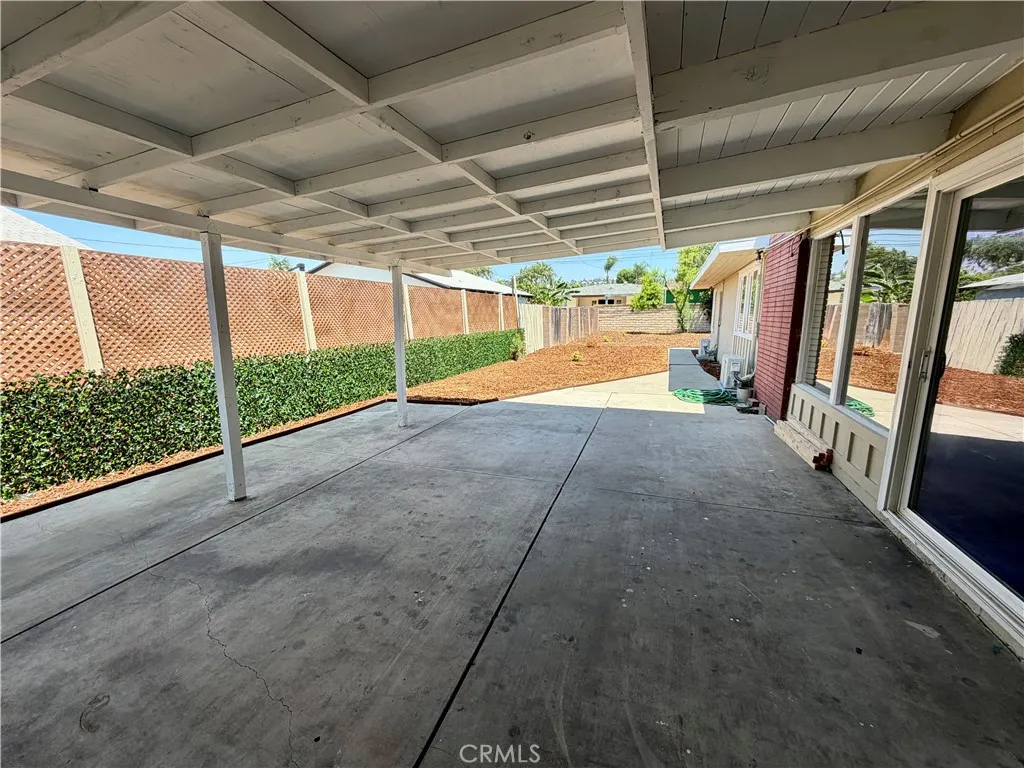 315 E Francis