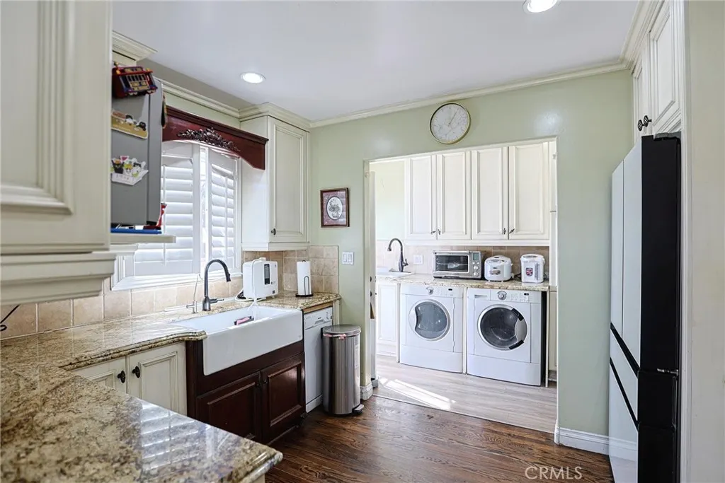 313 E 11th