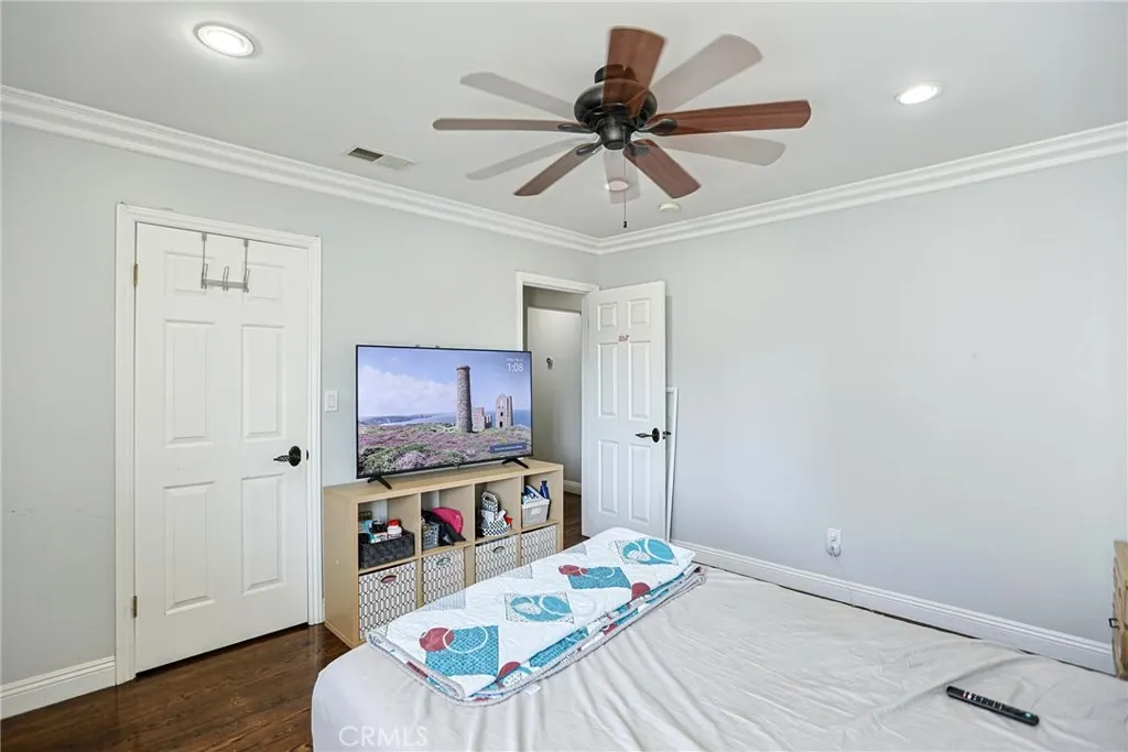 313 E 11th