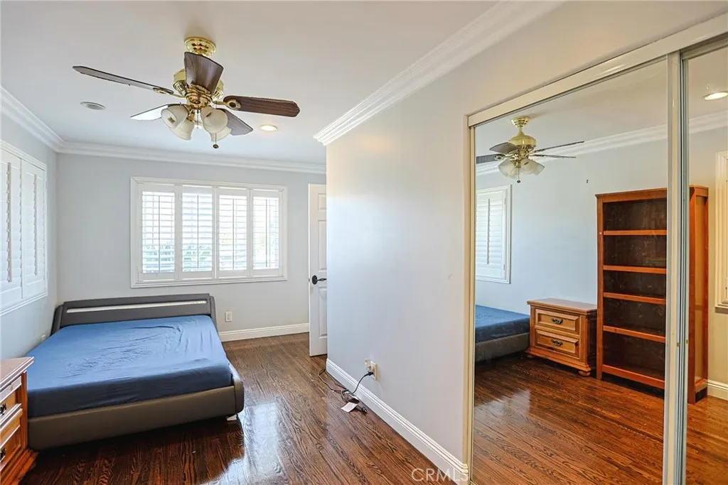 313 E 11th