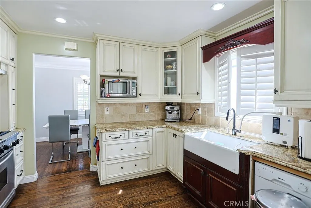 313 E 11th
