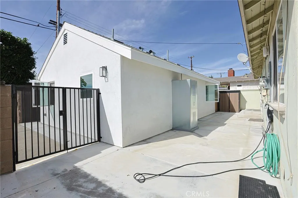 313 E 11th