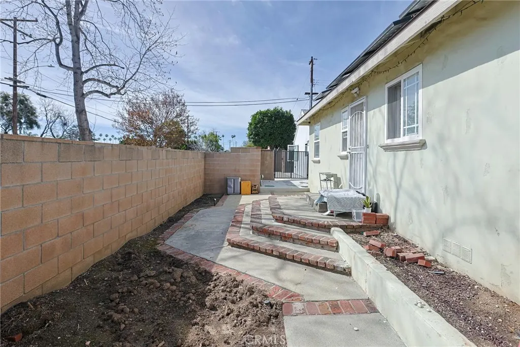 313 E 11th