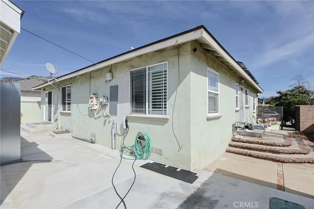 313 E 11th