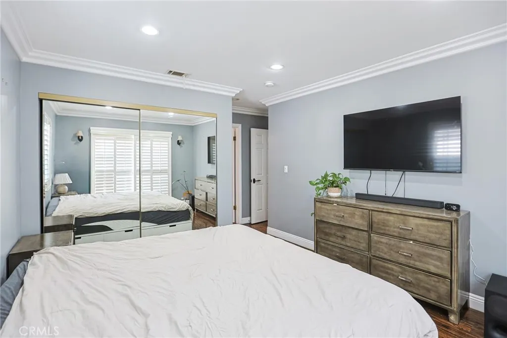 313 E 11th