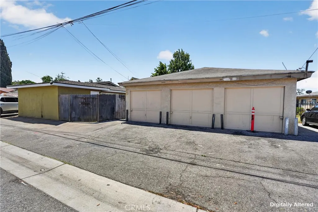 805 E 8th Street