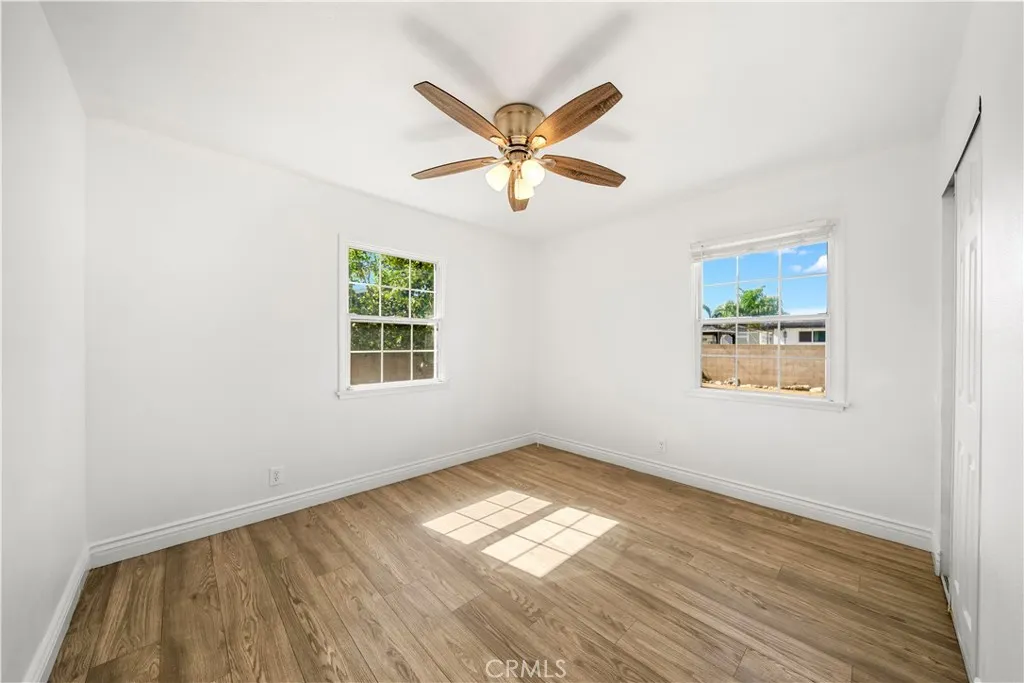 925 E Florence