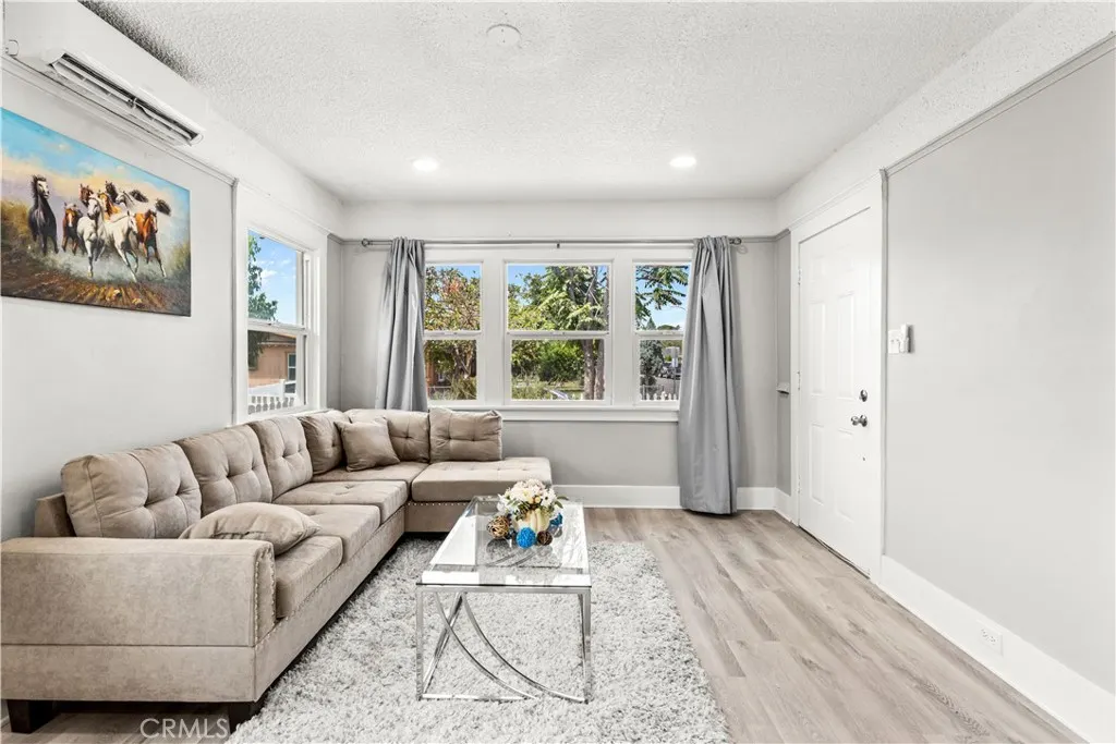 304 N MONTEREY