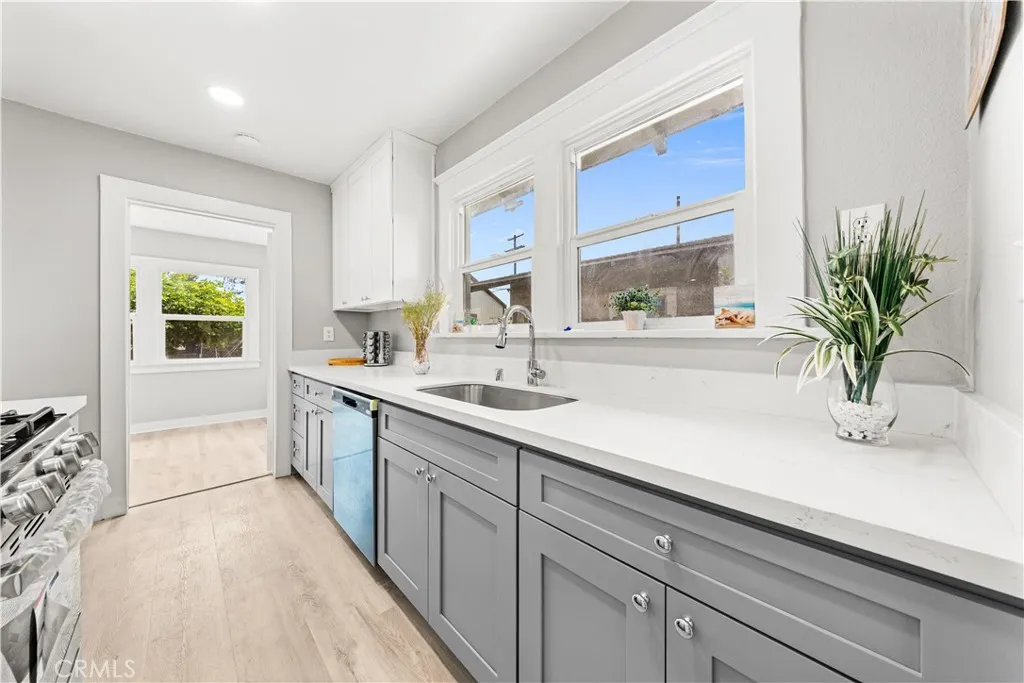 304 N MONTEREY