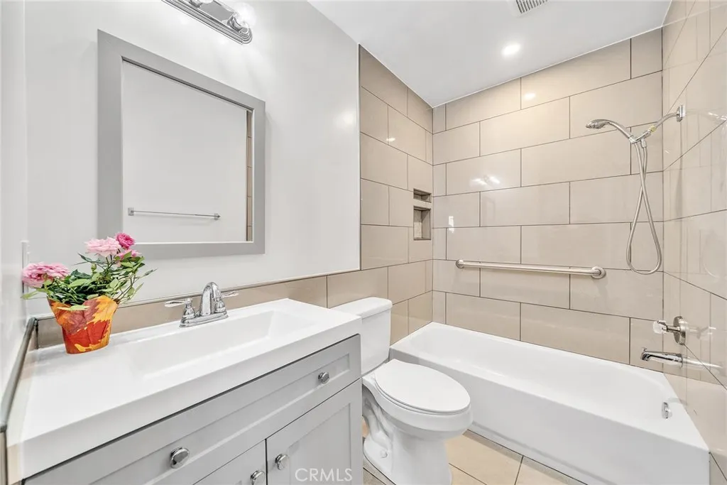 1309 W Mission Boulevard #5