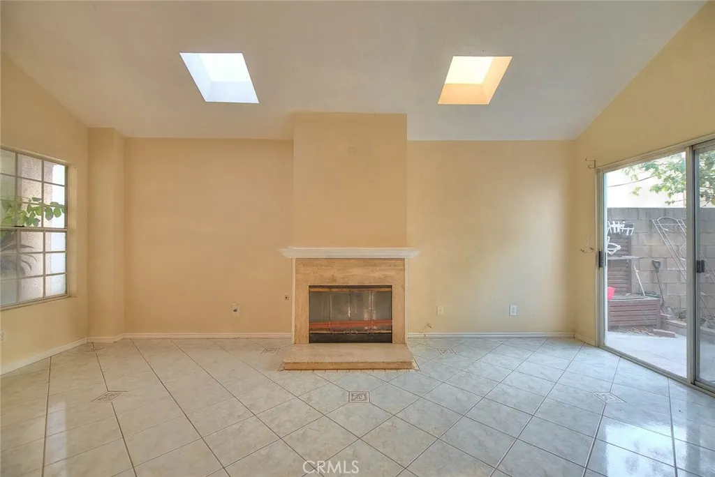 3701 Summer Lane