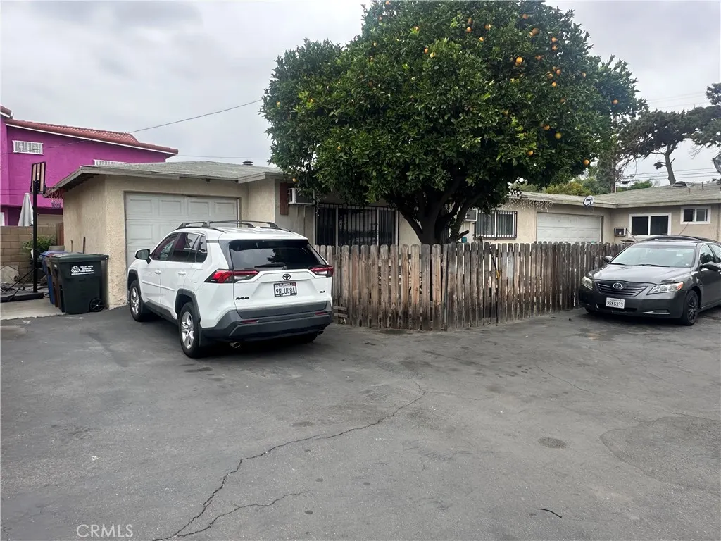 2563 Sastre Ave