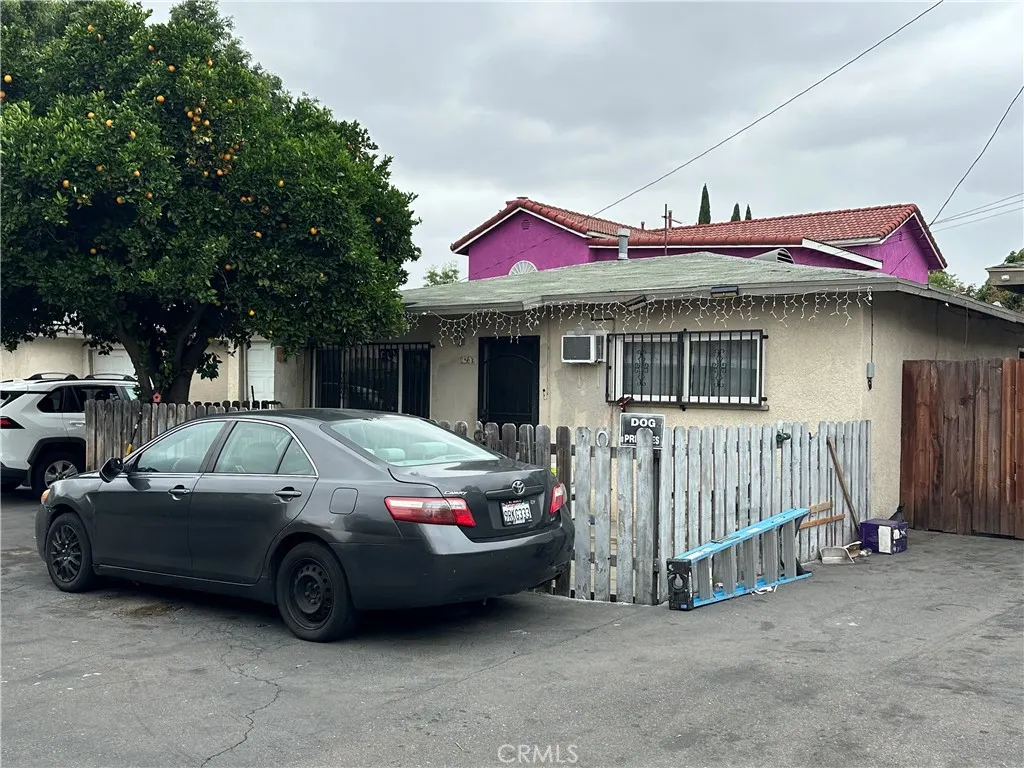 2563 Sastre Ave
