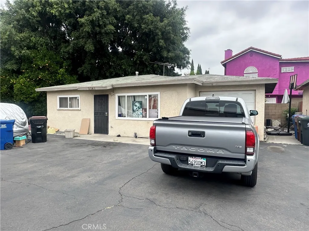 2563 Sastre Ave