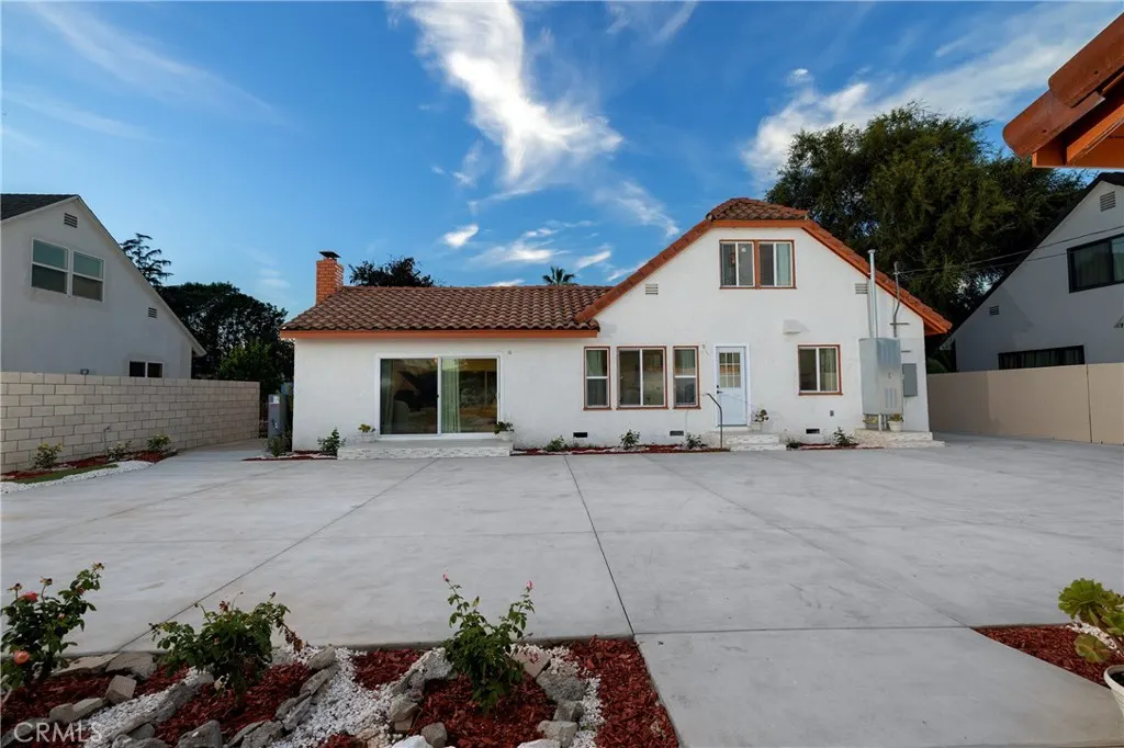 820 E Cameron Avenue
