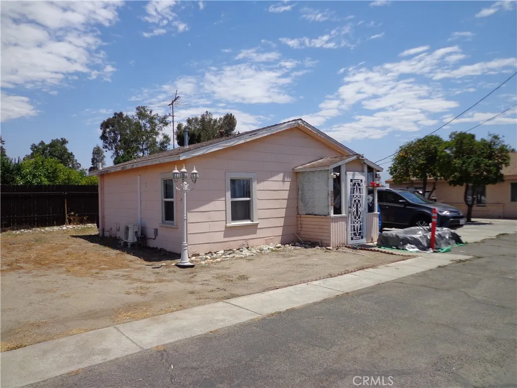 4562 Phelan