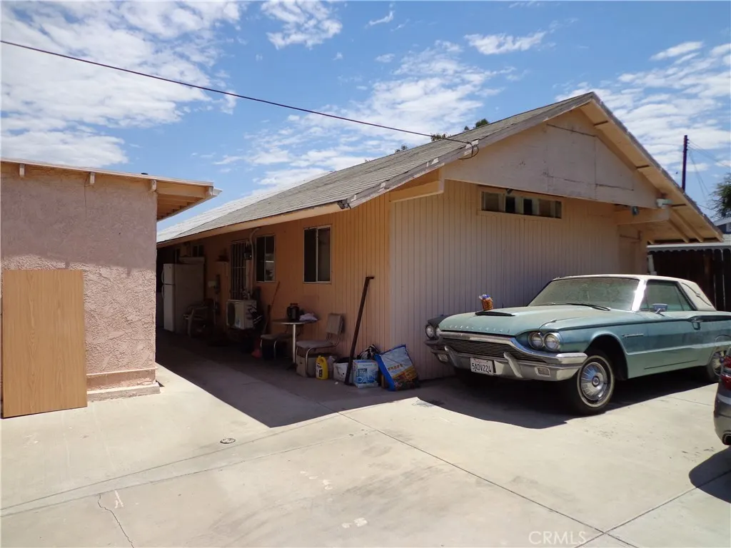 4562 Phelan