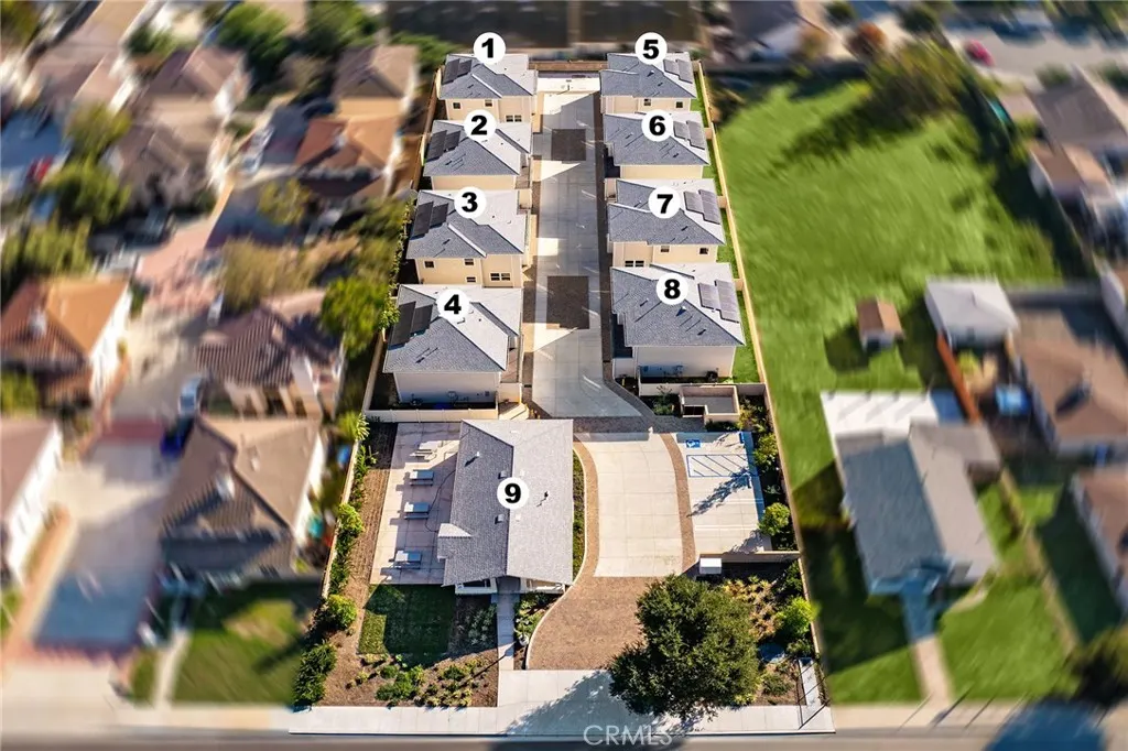638 W Grand Avenue