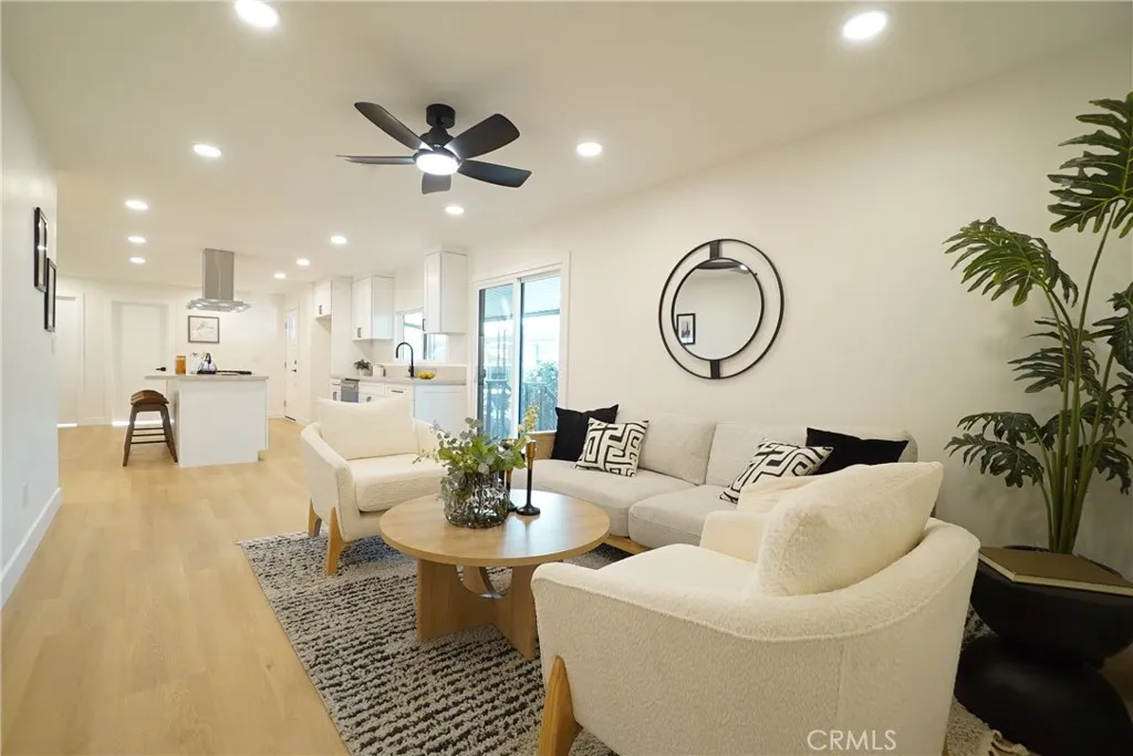 1245 W Cienega Avenue #183