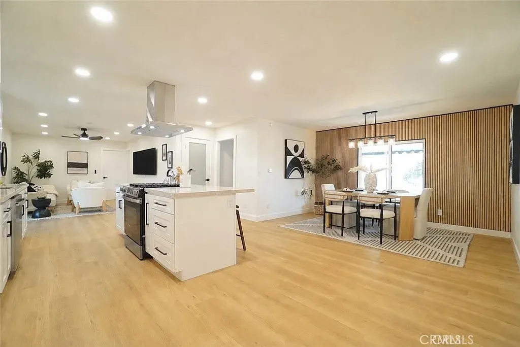 1245 W Cienega Avenue #183