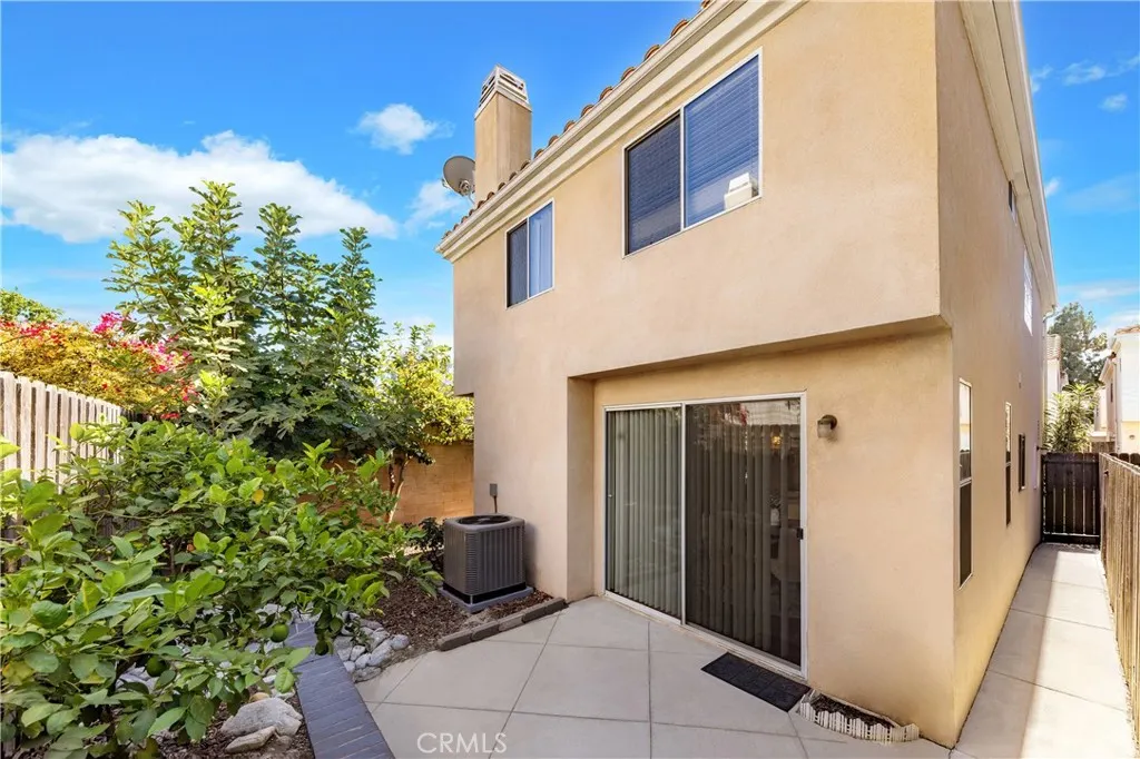 1232 Mission Pl