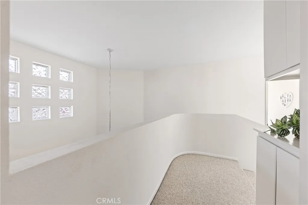 1232 Mission Pl