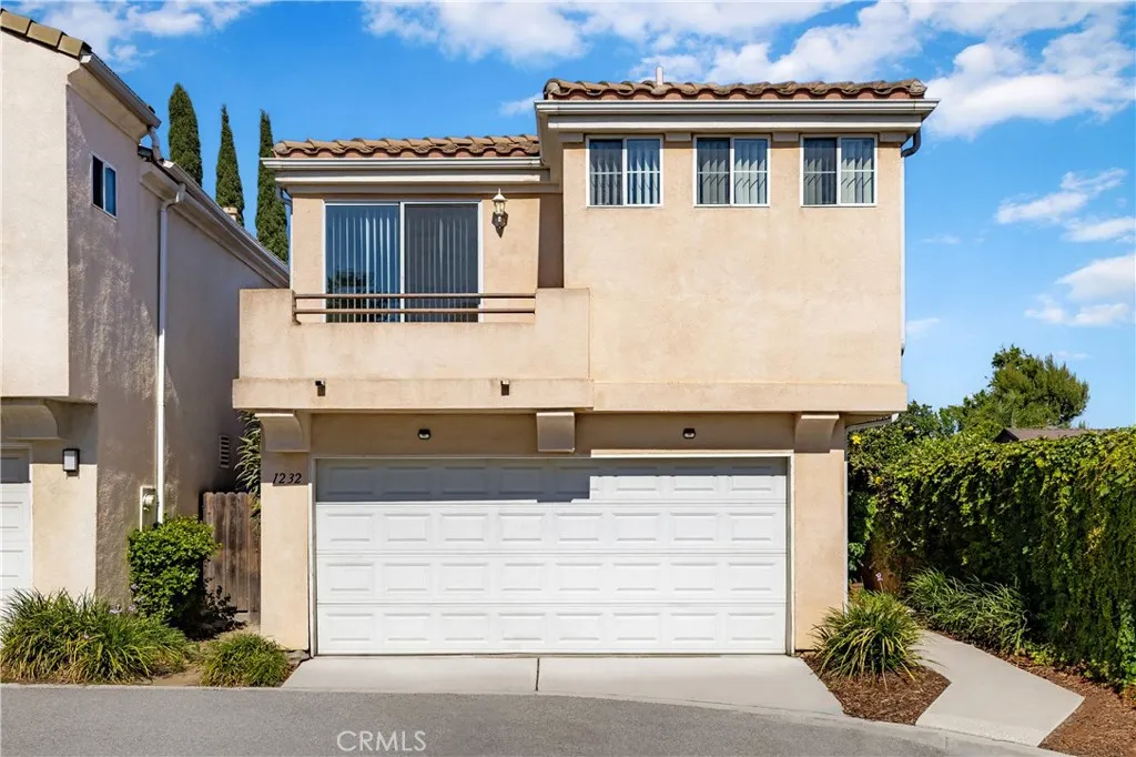 1232 Mission Pl