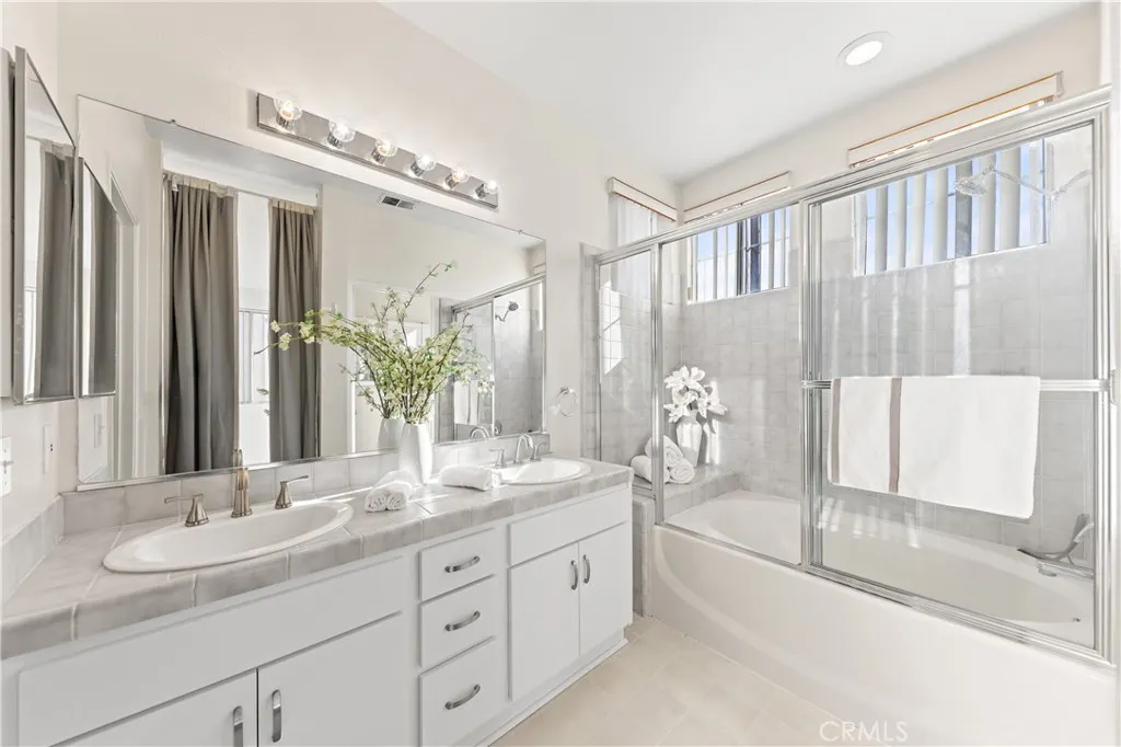 1232 Mission Pl