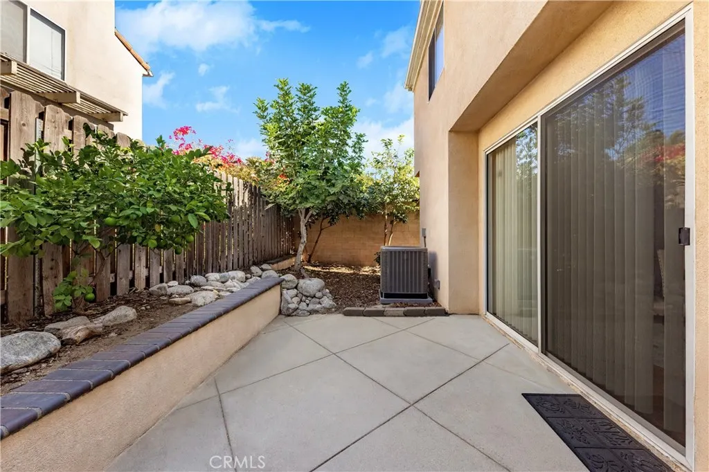 1232 Mission Pl