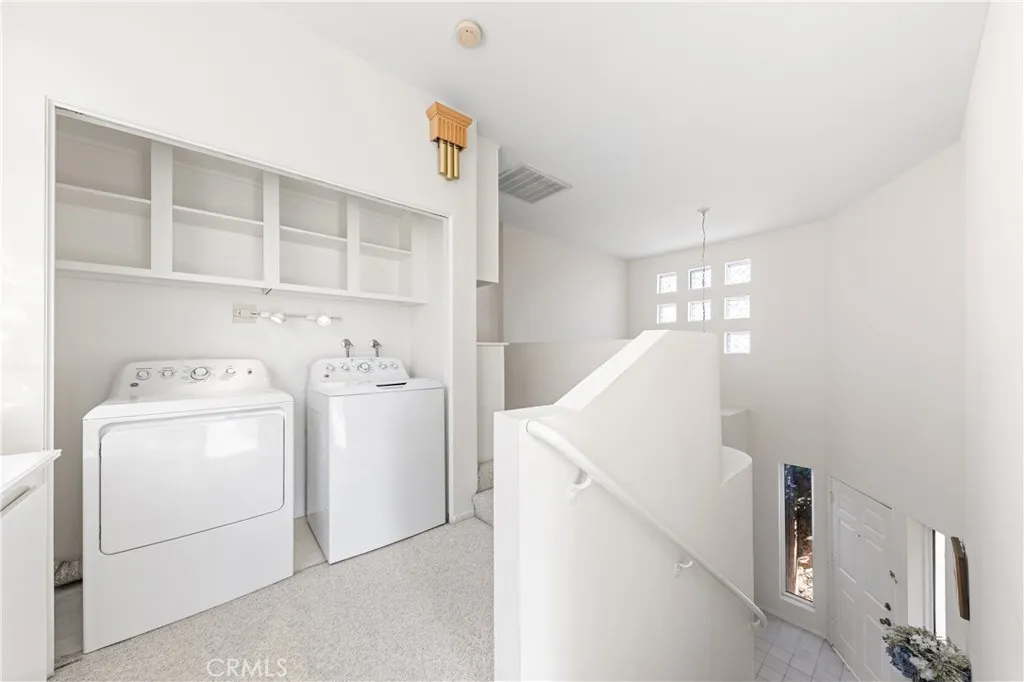 1232 Mission Pl