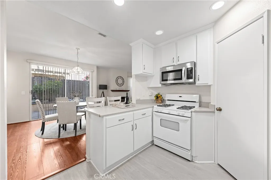 1232 Mission Pl